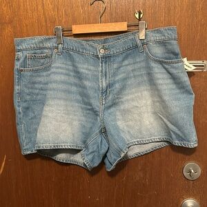 NWT Old Navy Mid-Rise Baggy Shorts